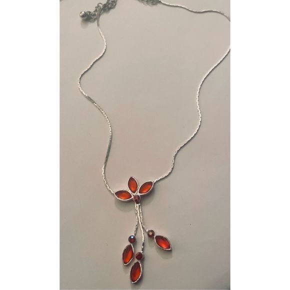 PRETTY RED CRYSTAL LEAF NECKLACE - Picture 3 of 5